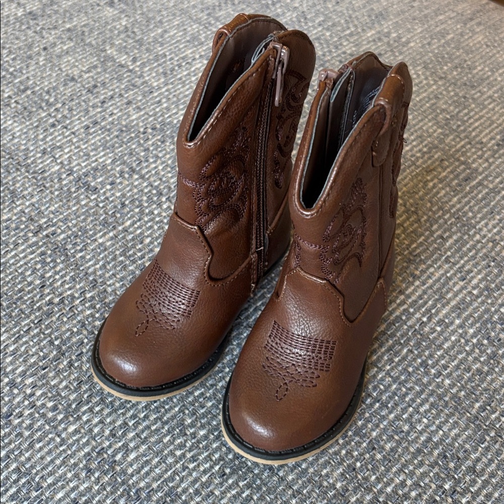 🤠Cat & Jack Brown Kids Cowboy Boots Side Zipper Size 5 | Stylish & Durable!🤠 - Picture 3 of 9